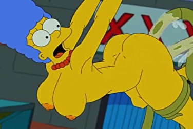 Мардж Симпсон была выебана длинными тентаклями во все дырки